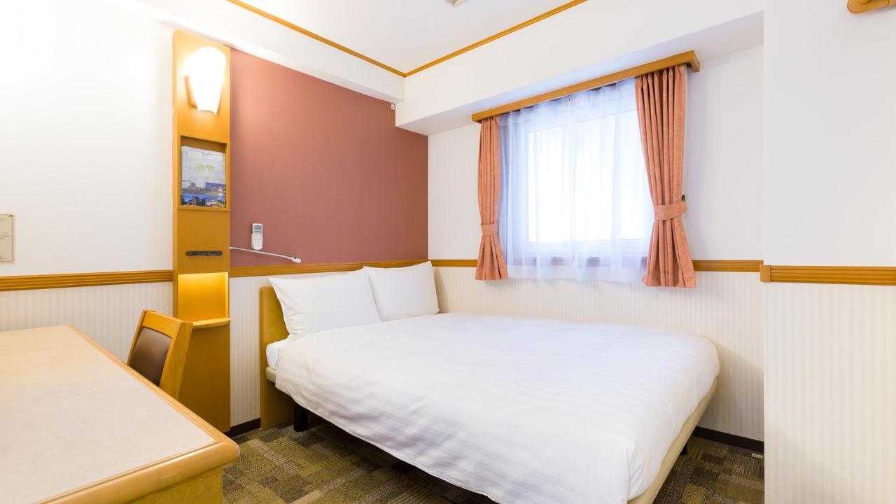 Toyoko Inn Yokohama Kannai Habitación foto