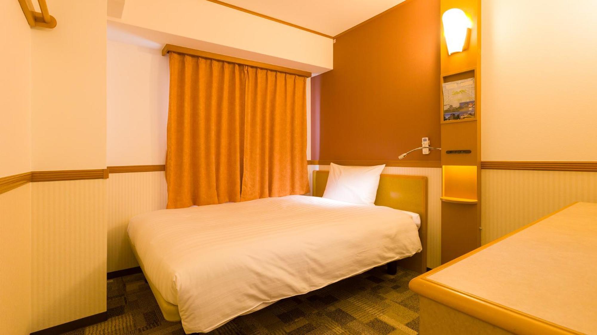 Toyoko Inn Yokohama Kannai Habitación foto