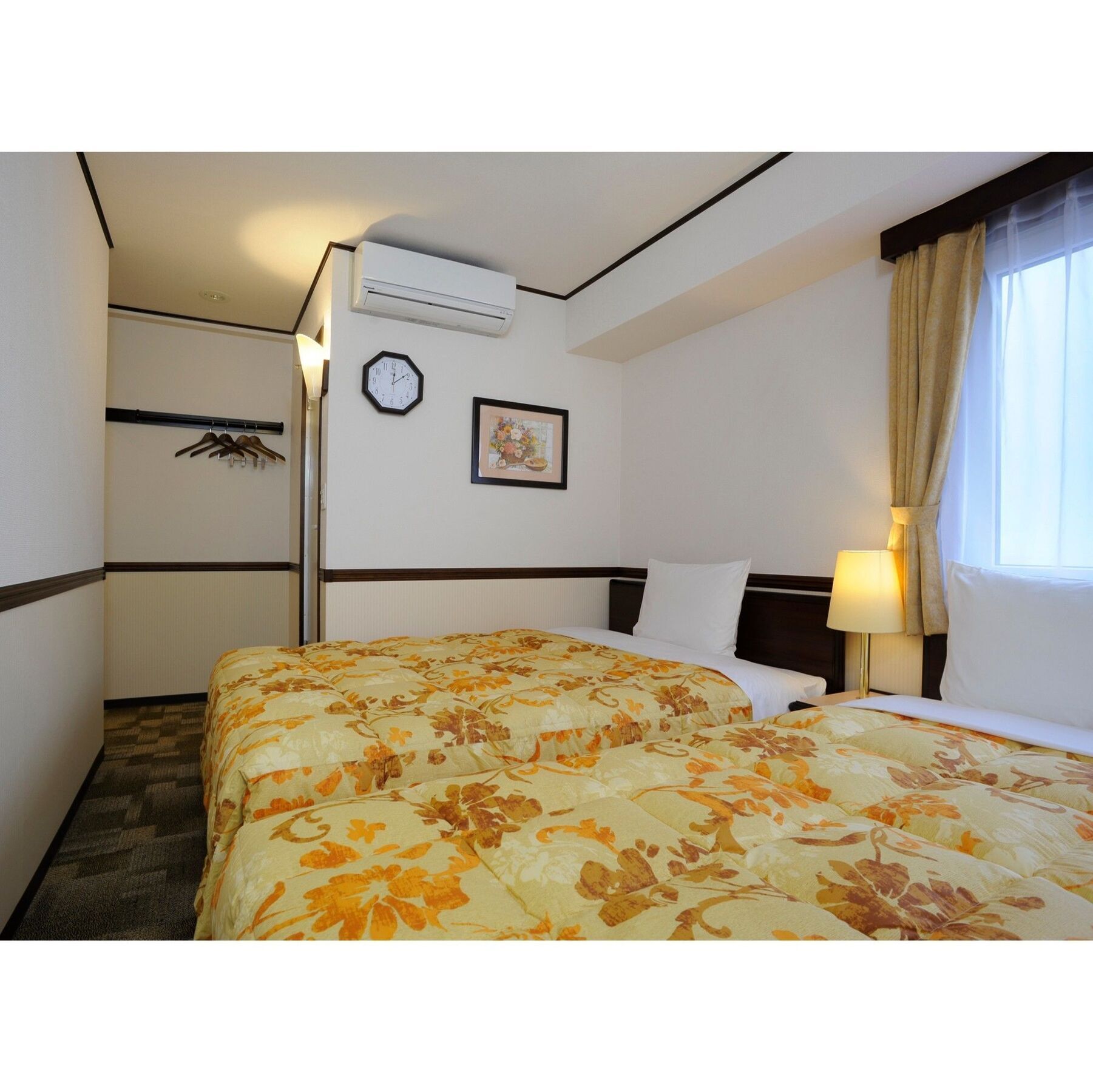 Toyoko Inn Yokohama Kannai Exterior foto
